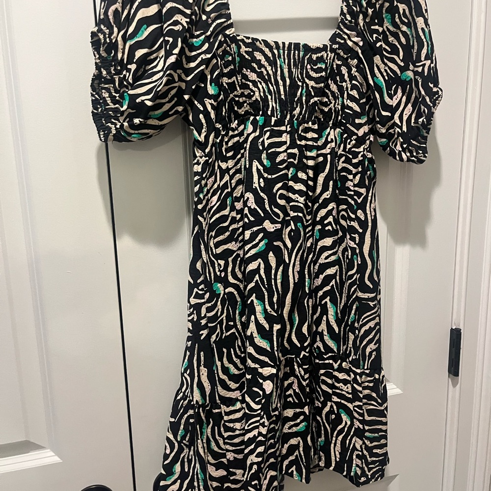 Nine West mini w/puff sleeves